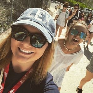 Meet your Posher, Alexis